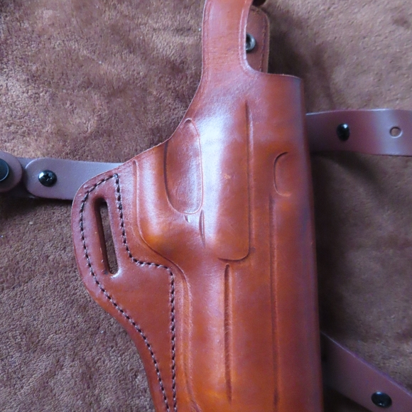 Falco Shoulder Holster Brown RH - Picture 2 of 5